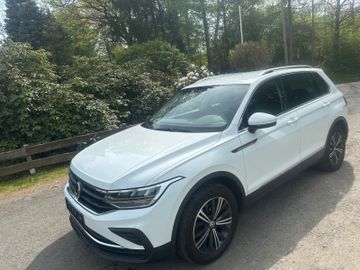 Volkswagen Tiguan - 5