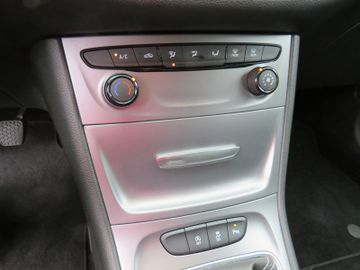 Fahrzeugabbildung Opel Astra K Sports Tourer Business NAVI PDC TELVOR