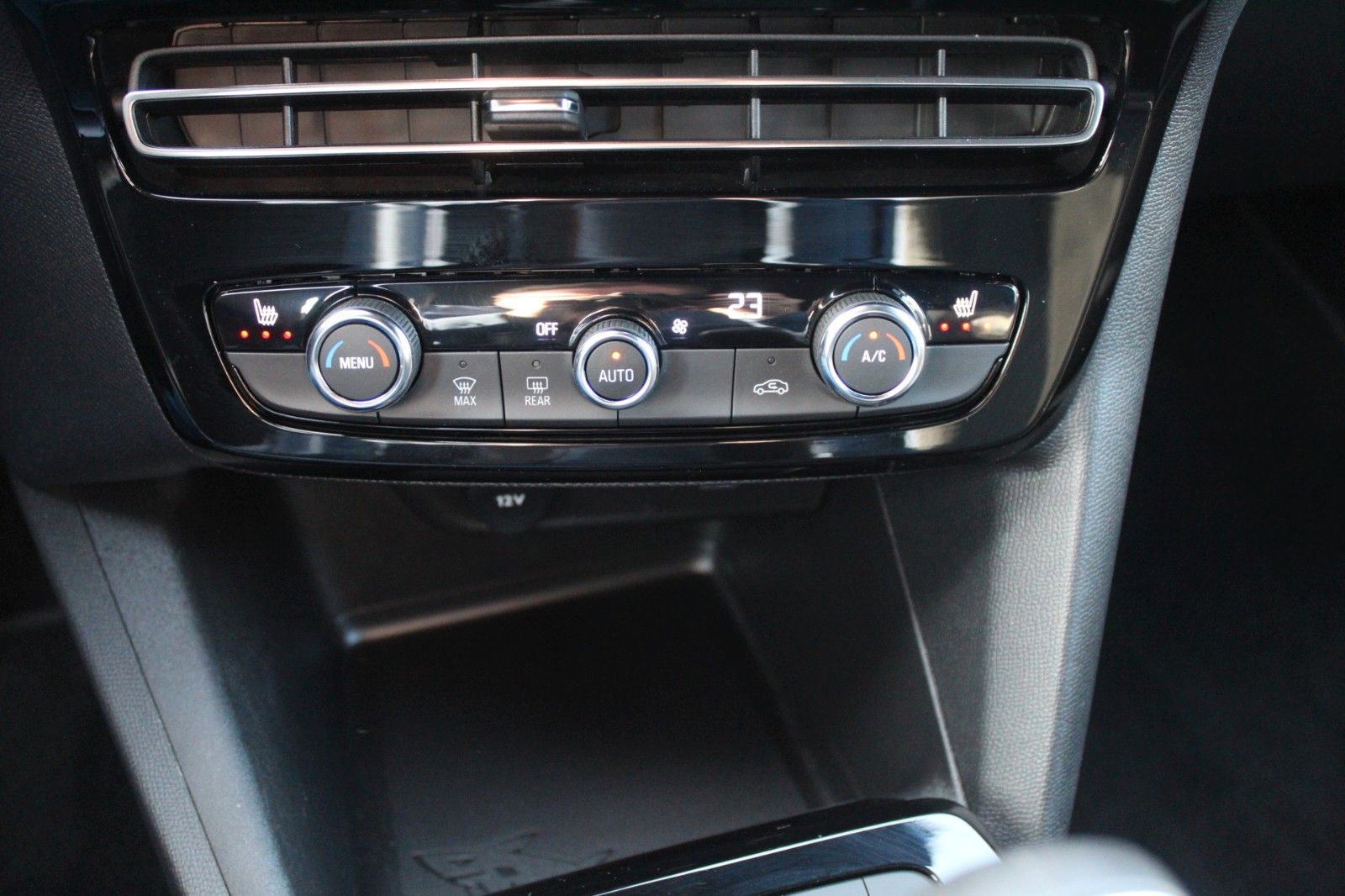 Fahrzeugabbildung Opel Mokka Ultimate*Kamera*Sitzh*DAB