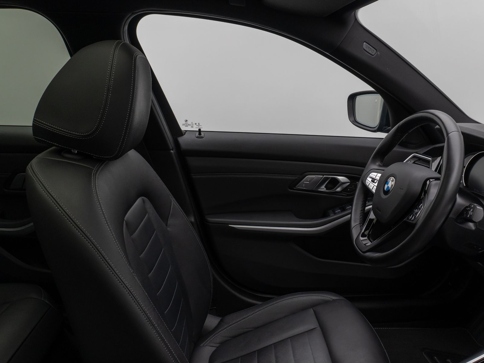Fahrzeugabbildung BMW 320d Panorama HiFi PDC LED Geschwindigkeitsreg