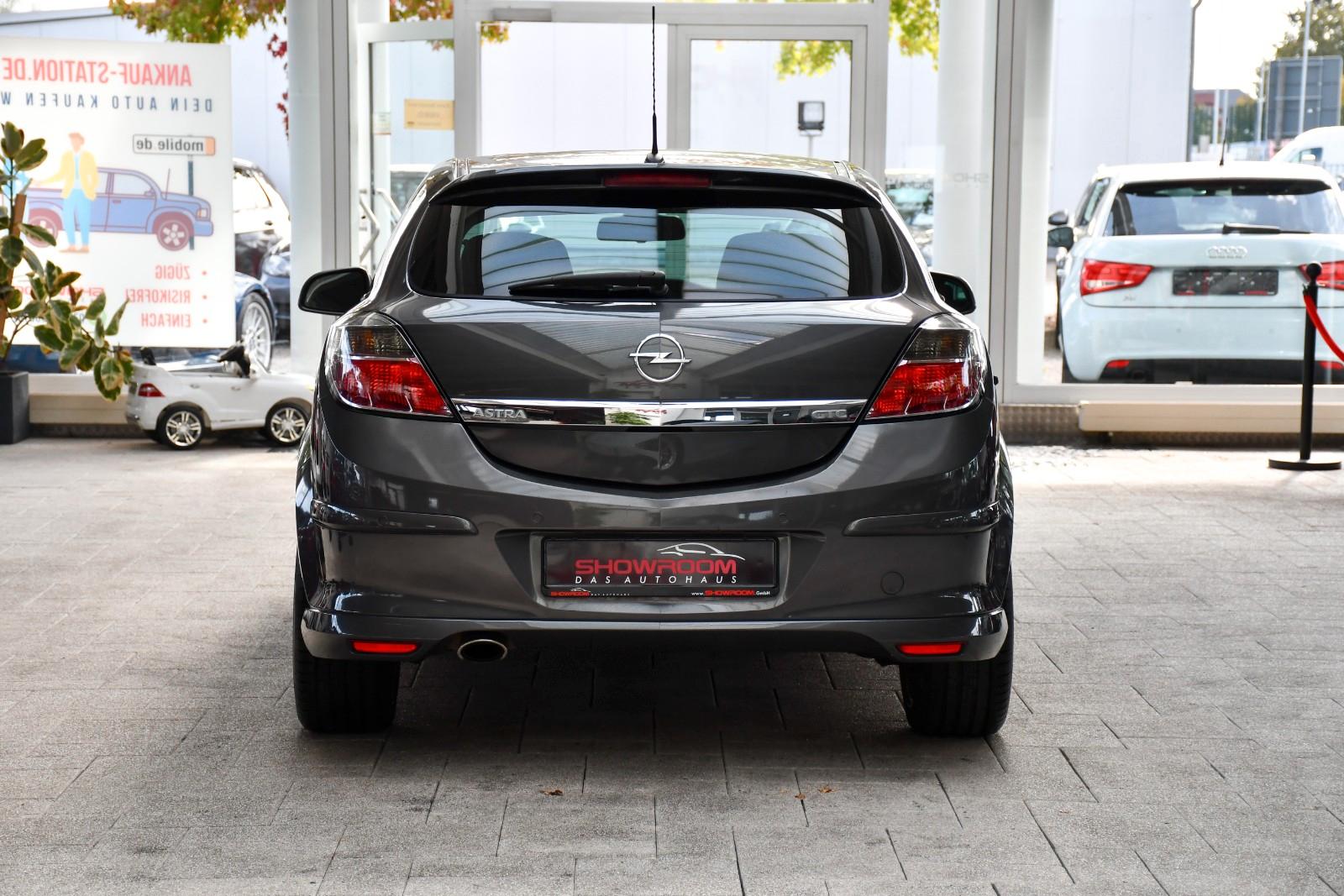 Opel Astra GTC 1.8 140 ch • Pack OPC Line • Jantes 18" • Sièges sport chauffants