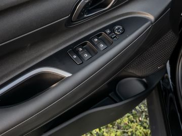 Hyundai Bayon 1.0 Trend 2WD Kamera Navi Spurhalteassi.