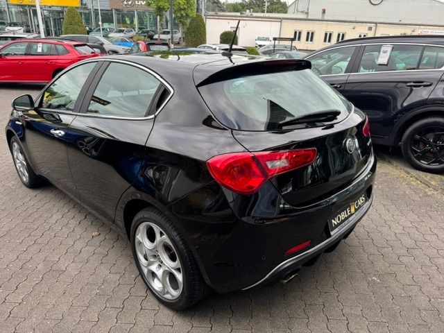 Fahrzeugabbildung Alfa Romeo Giulietta KLIMA XENON NAVI ALU