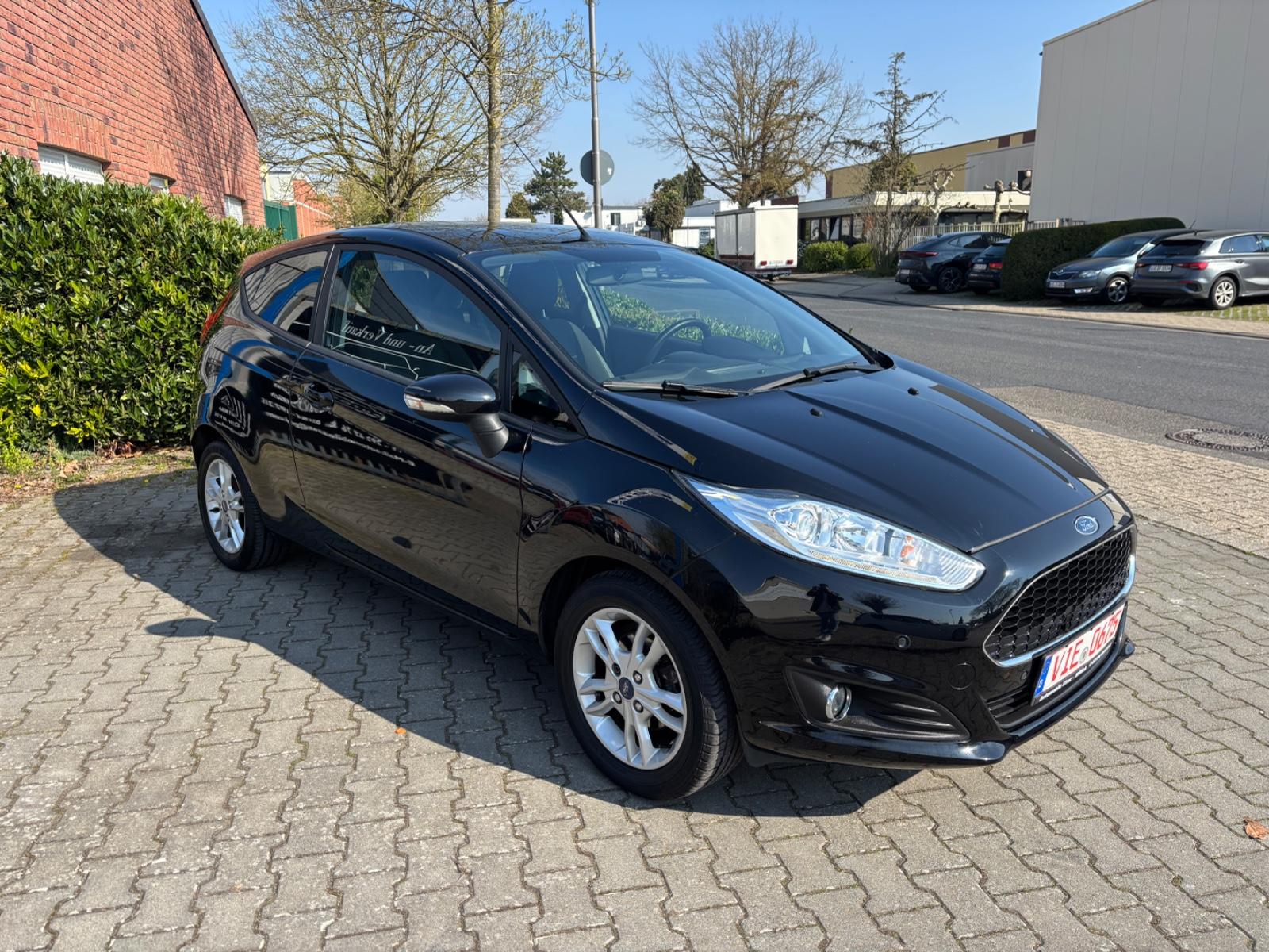 Ford Fiesta 1,0 Celebration TÜV NEU SHZ PDC GARANTIE