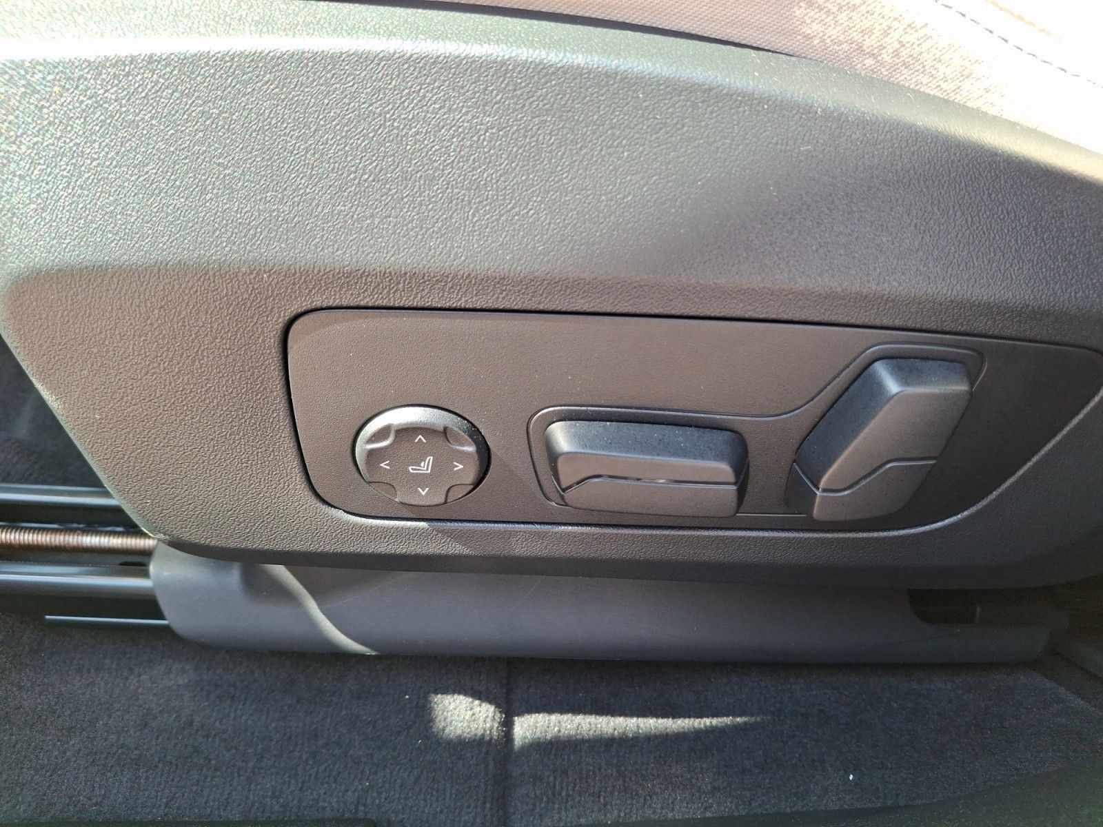 BMW iX1 xDrive30 Navi Tempom.aktiv Panoramadach Blue foto 21