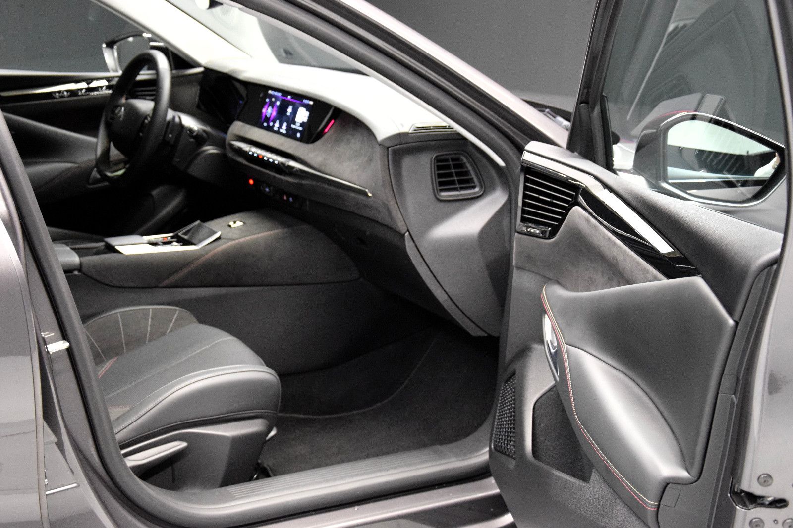 Fahrzeugabbildung DS Automobiles DS4 Performance Line Pano Sitzheizung