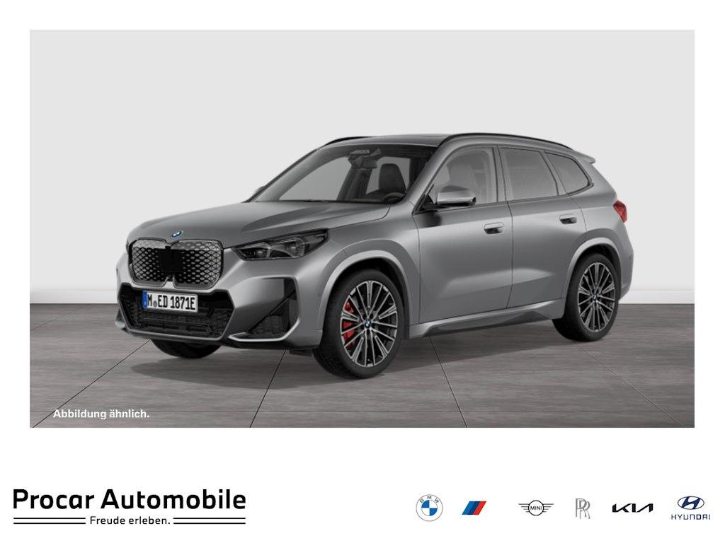 BMW iX1 eDrive20 M Sport HUD PANO ACC AHK RFK NAVI