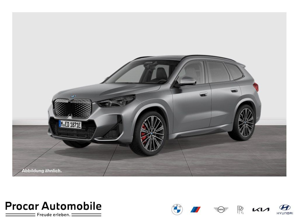 BMW iX1 eDrive20 M Sport HUD PANO ACC AHK RFK NAVI