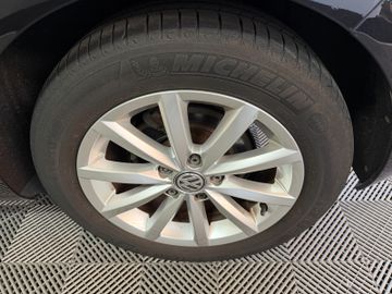 Volkswagen Golf - 6