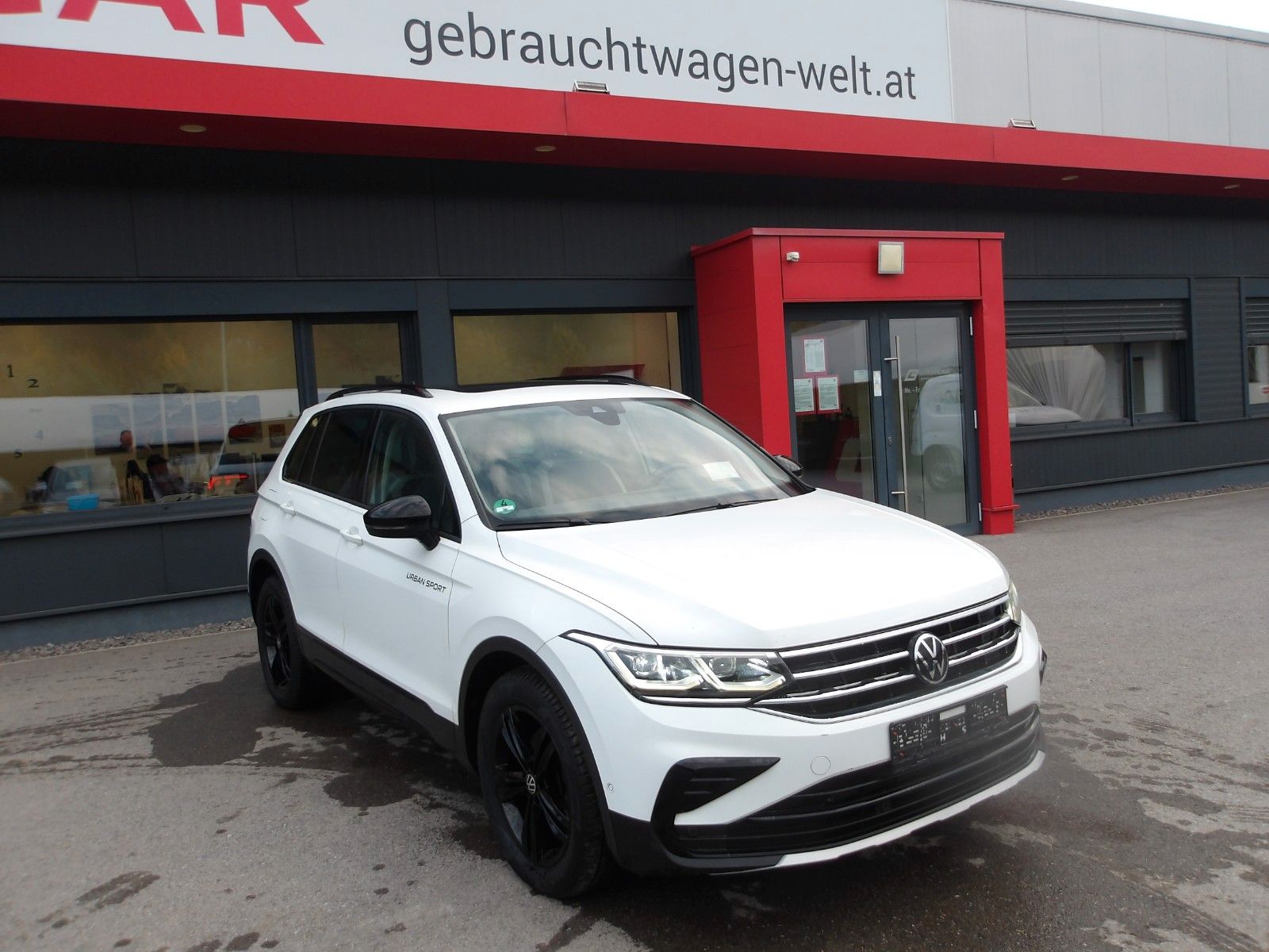 Volkswagen Tiguan Urban Sport 4M. "SD,AHV" EXp € 15750.- imagem 3