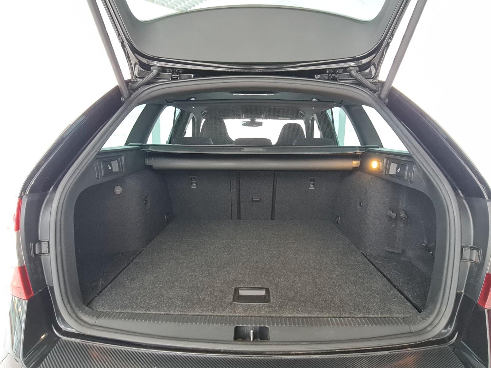 Skoda Octavia Combi RS, unfallfrei, Navi, Kamera, LED