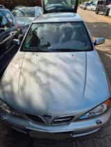 Nissan Primera P11 aus dem Jahr 2000 (ERST... - Nissan Primera: P 11