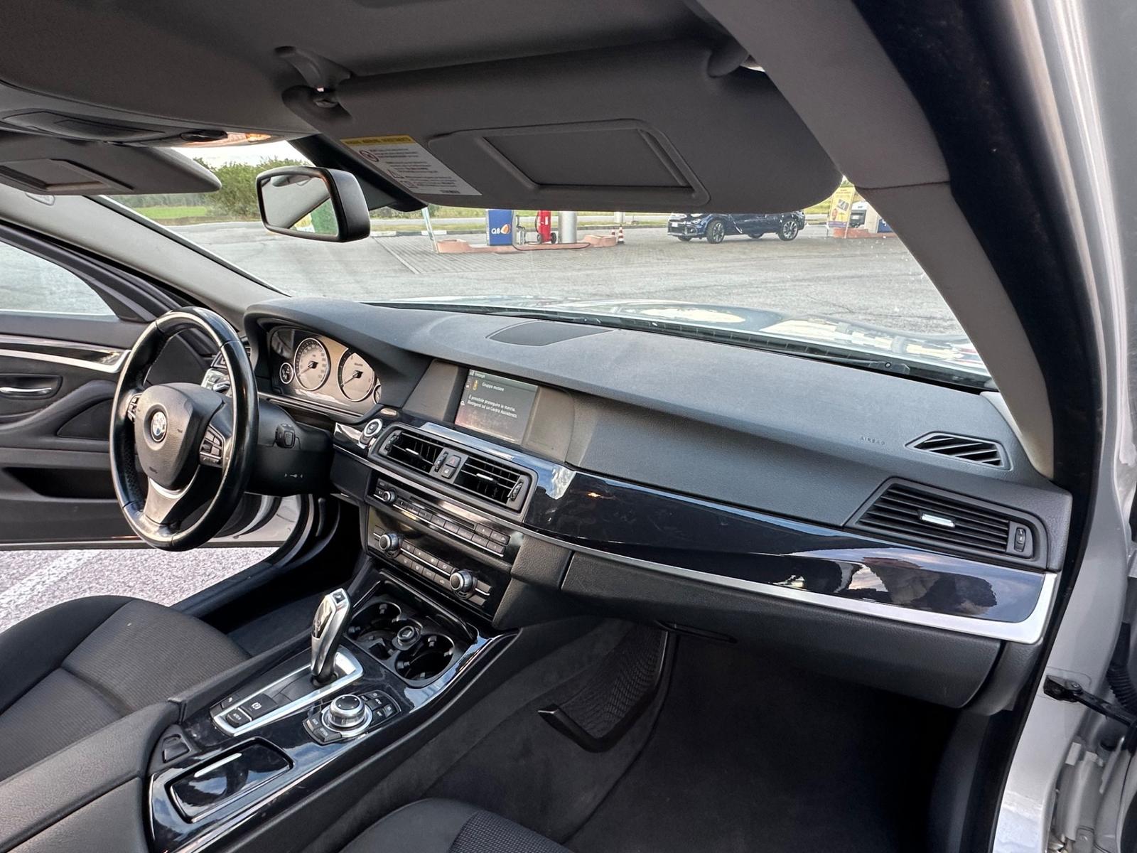 BMW 520 2011 — photo 15