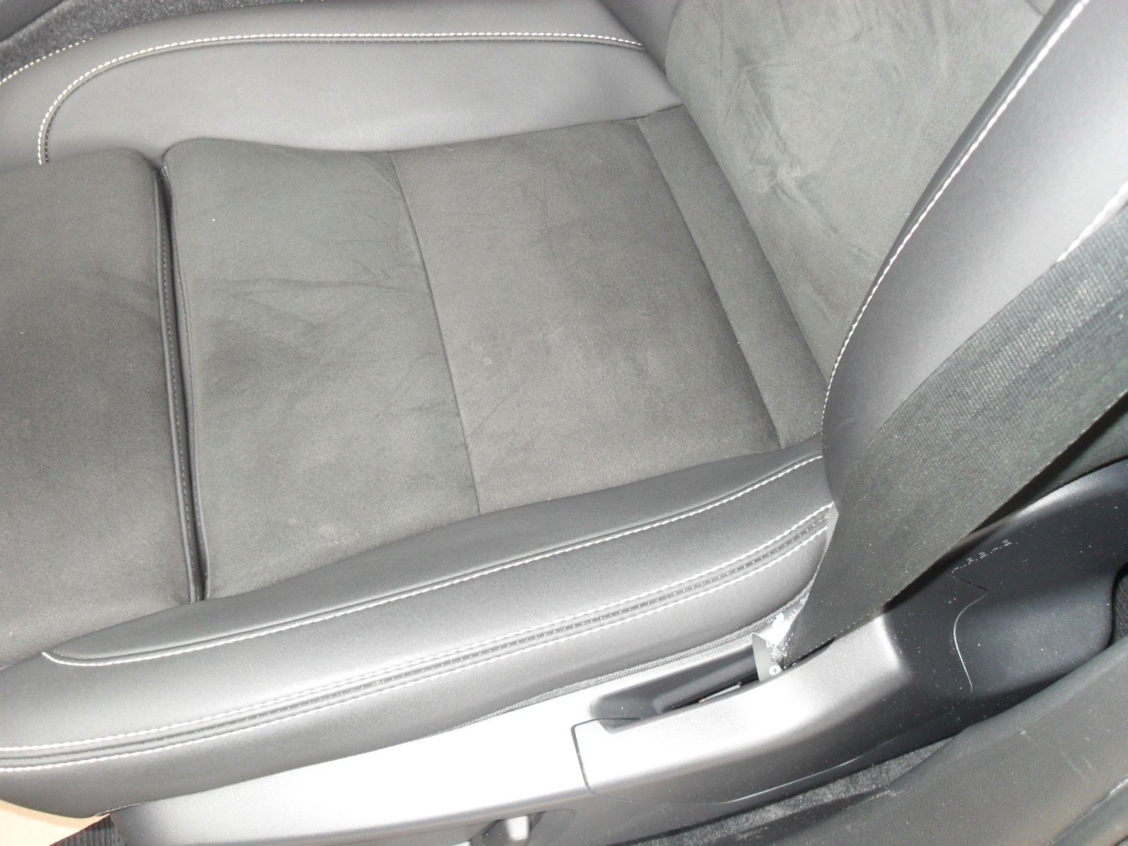 Fahrzeugabbildung Volvo C40 Ultimate | 360° | WP