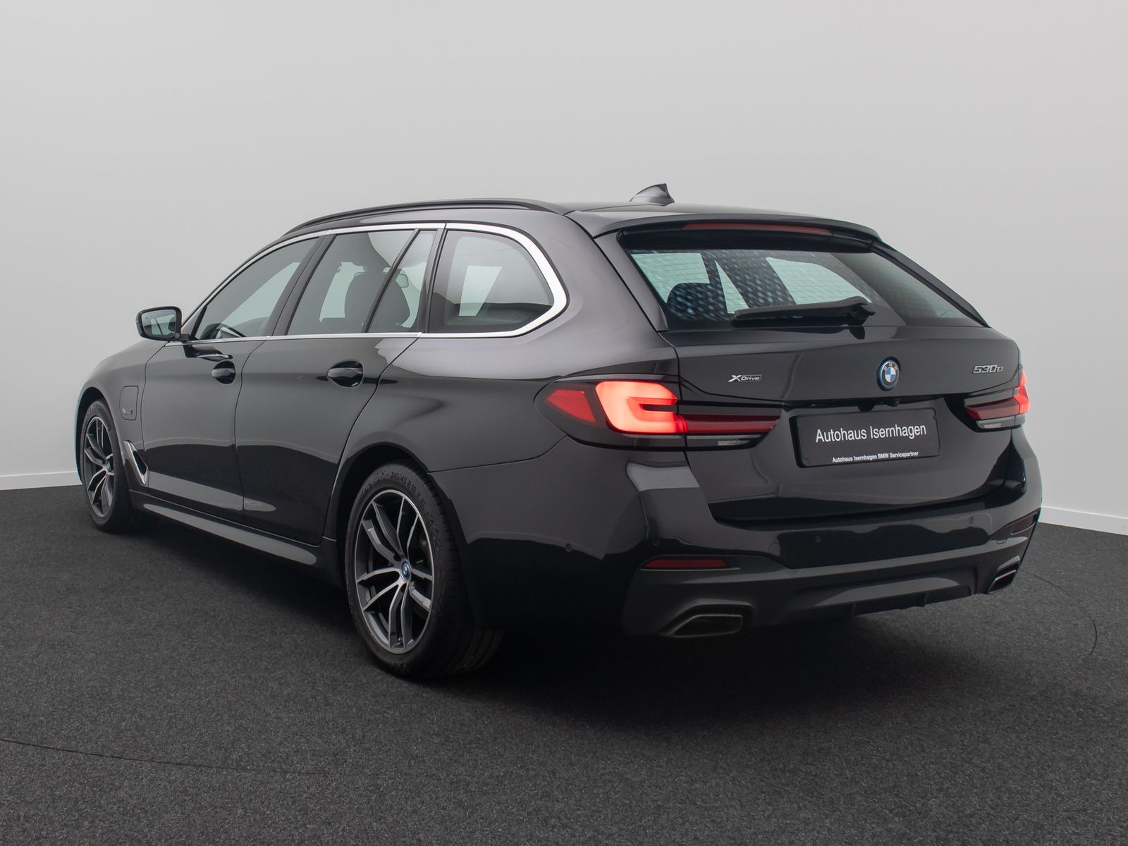 Fahrzeugabbildung BMW 530e xD M Sport Kamera DAB HiFi ACC AHK 4xKlima