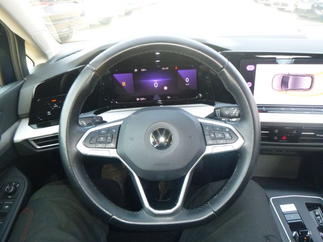 Fahrzeugabbildung Volkswagen Golf VIII 1,0 eTSI Life >AUT/NAV/LED/KAM/SHZ<