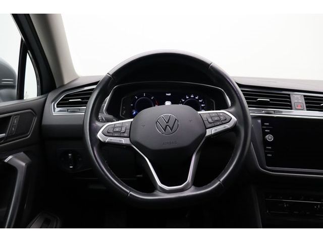 Fahrzeugabbildung Volkswagen Tiguan Allspace Life DSG ACC AHK 7Sitze LED