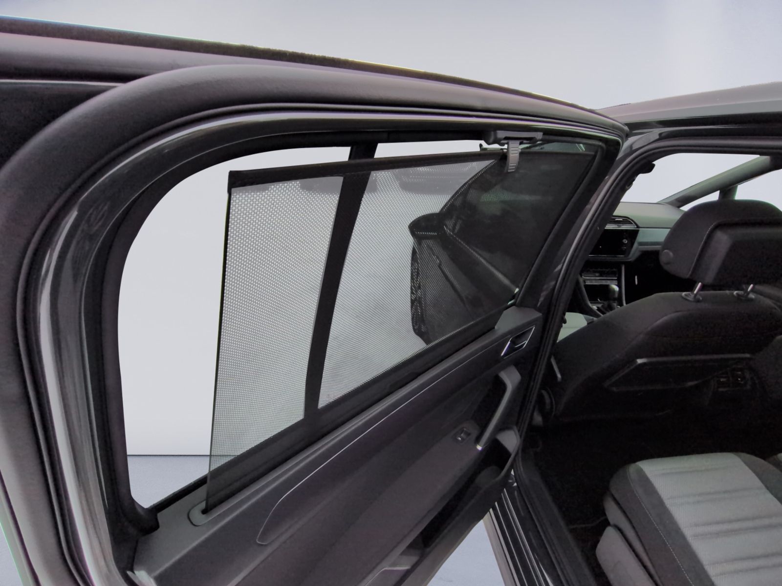 Touran 2.0 TDI DSG R Line 7Sitze+AHK+PANO+MATRIX