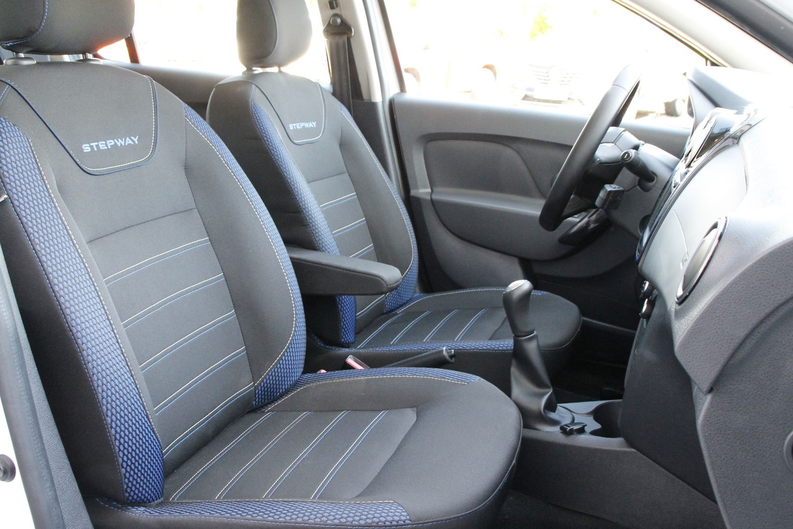 Fahrzeugabbildung Dacia Sandero II Stepway Celebration