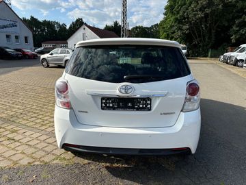 Fotografie des Toyota Verso (AUR2/ZGR2)