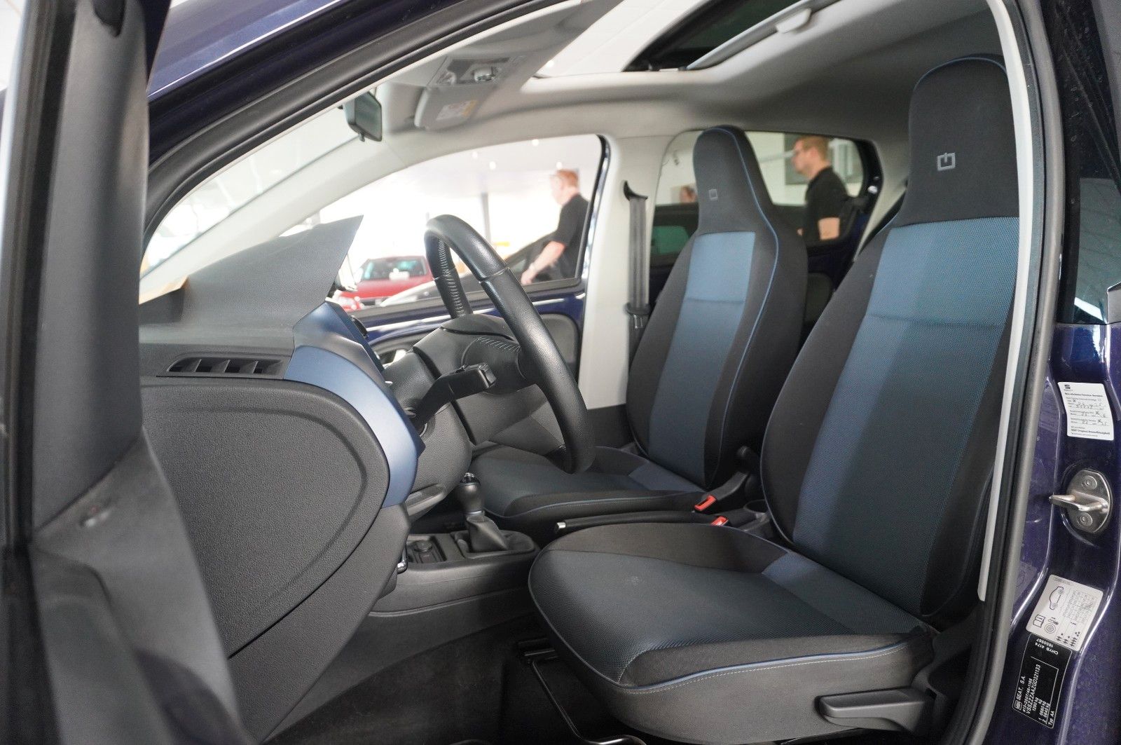 Fahrzeugabbildung SEAT Mii 1.0 CONNECT 5-TÜR NAVI/SPORT/SHZ/PANO./PDC