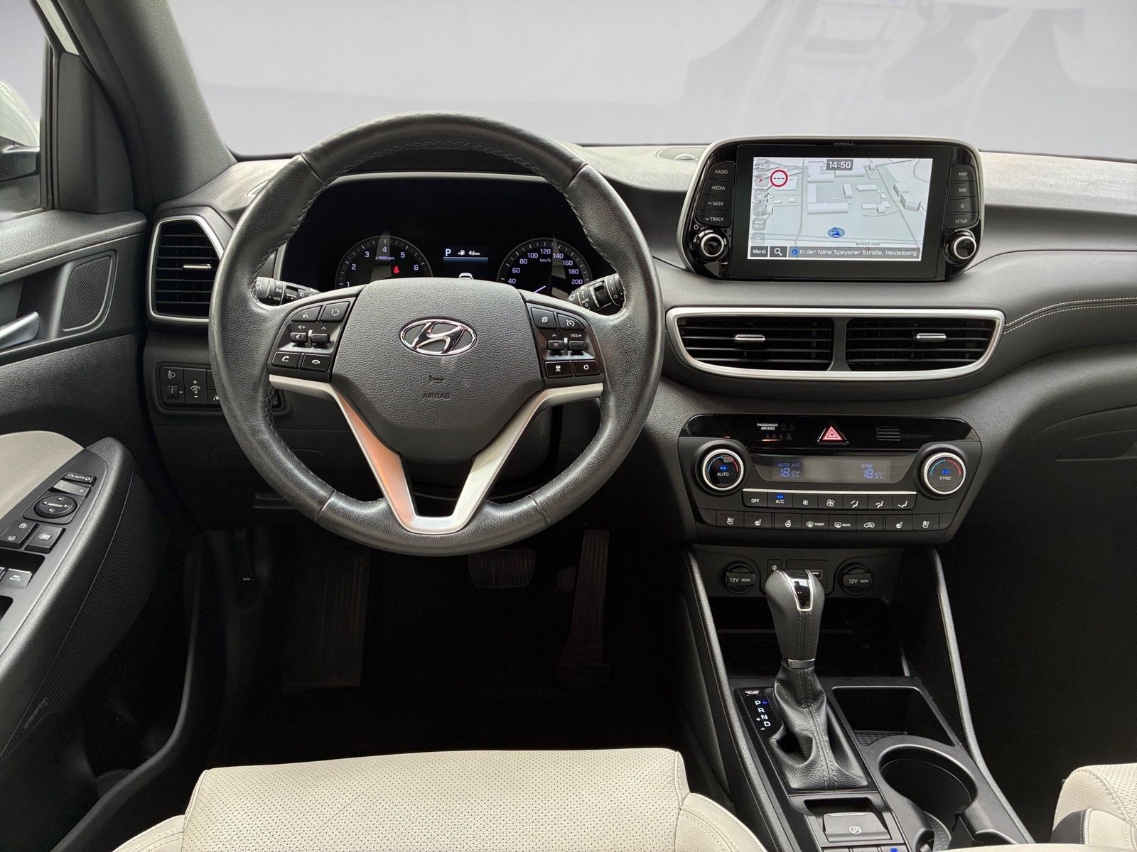 Fahrzeugabbildung Hyundai Tucson 1.6 Premium 360,KlimaA,LED,Leder,Navi,SHZ