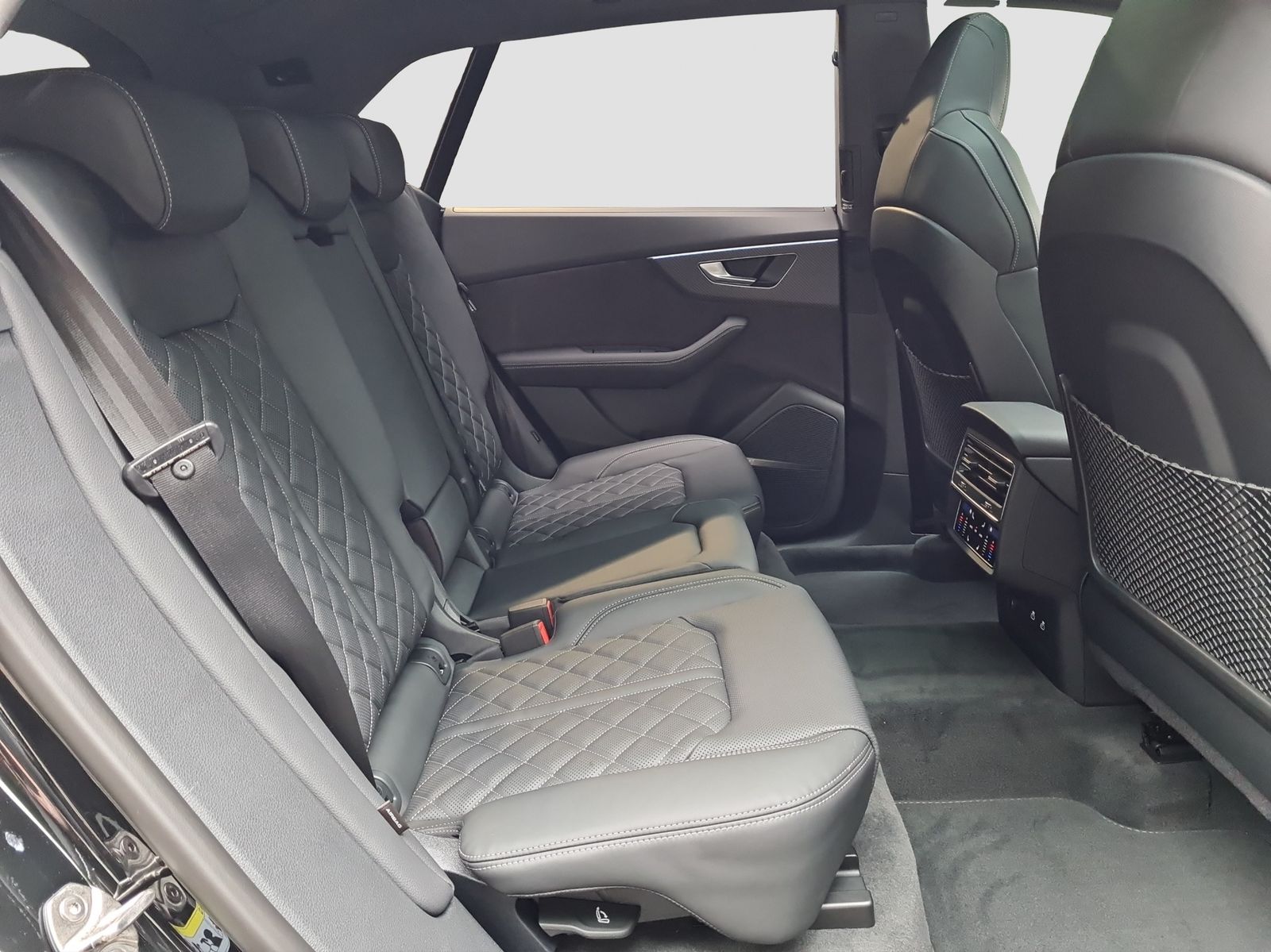 Audi SQ8 - Bild 17