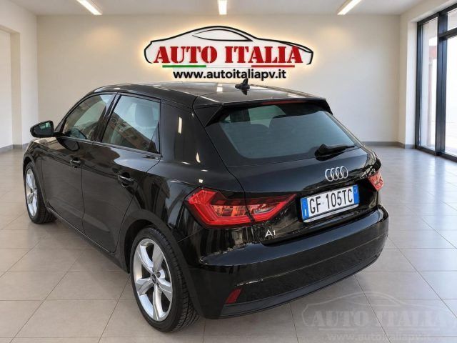 Audi AUDI A1 SPB 25 TFSI Identity Black imagem 3
