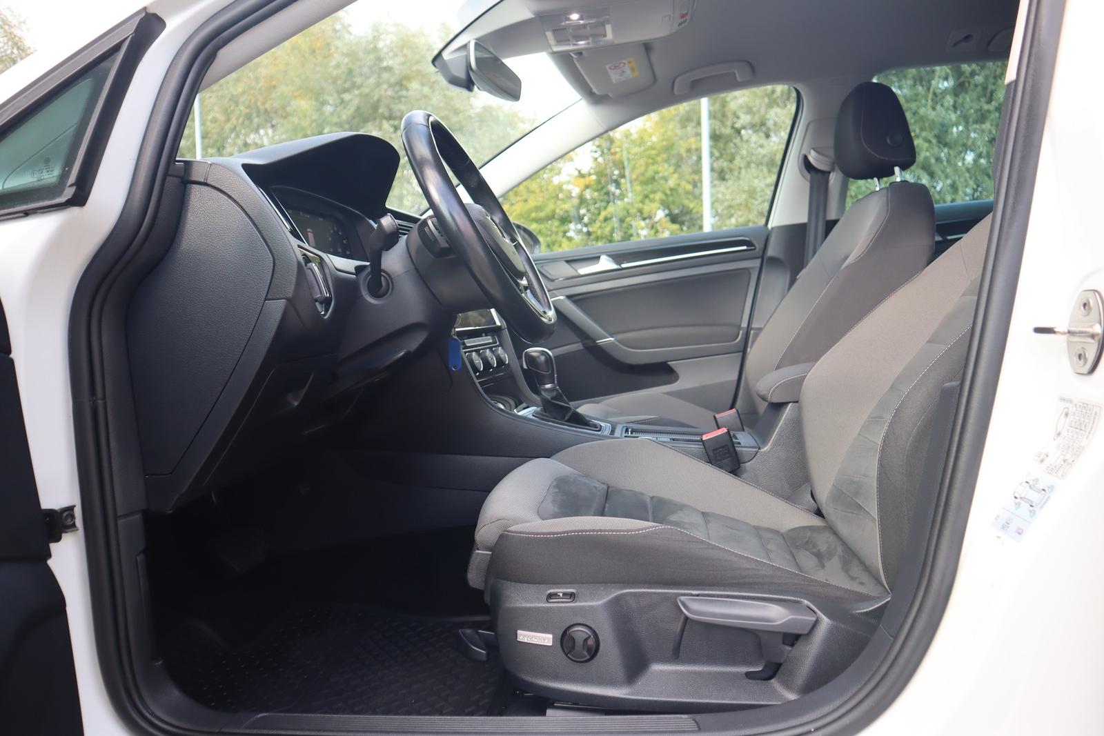 Volkswagen Golf VII Variant 1.5 TSI Highline ACC AHK LED