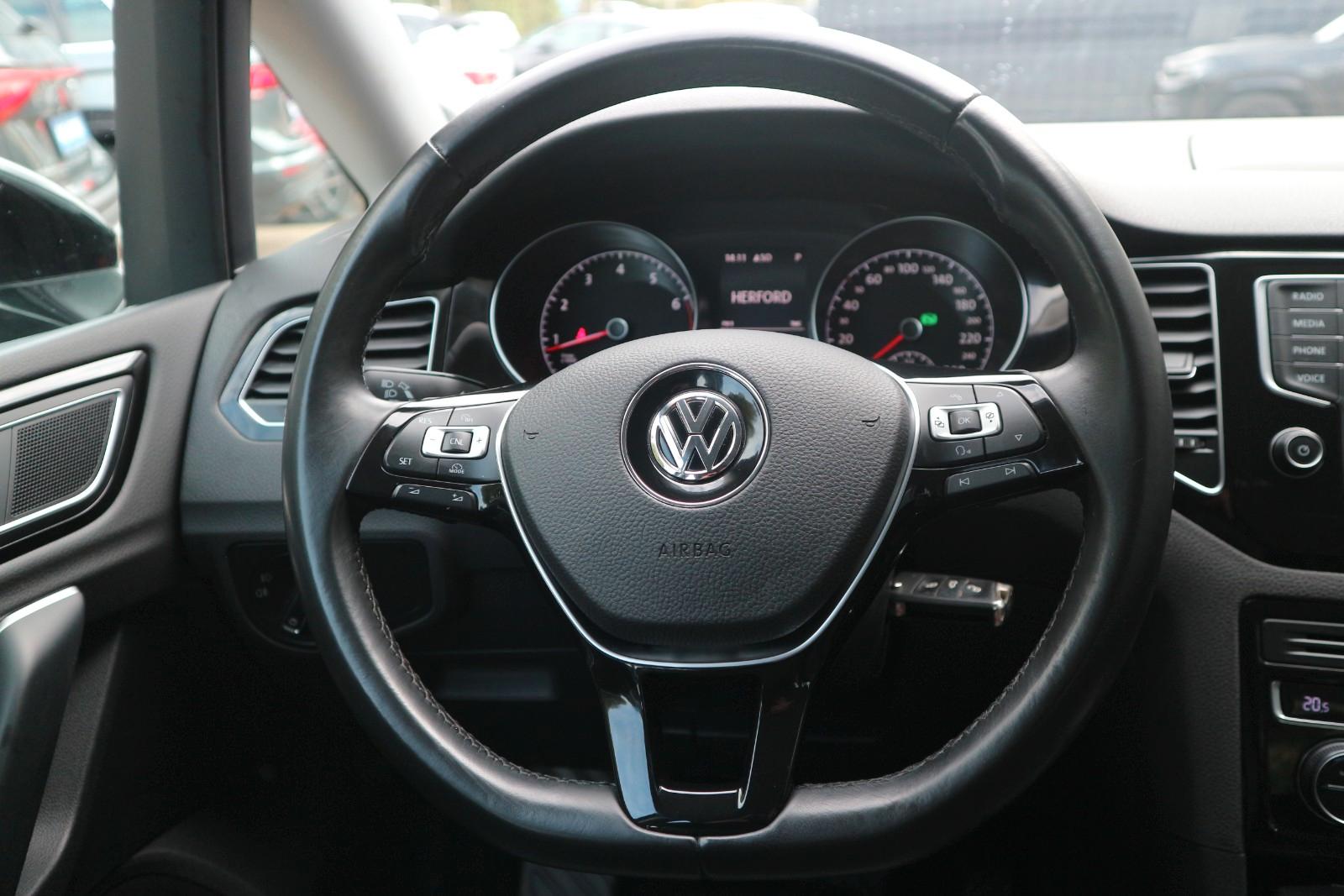 Volkswagen Golf Sportsvan VII Highline *2.HD|DSG|XENON|RFK*