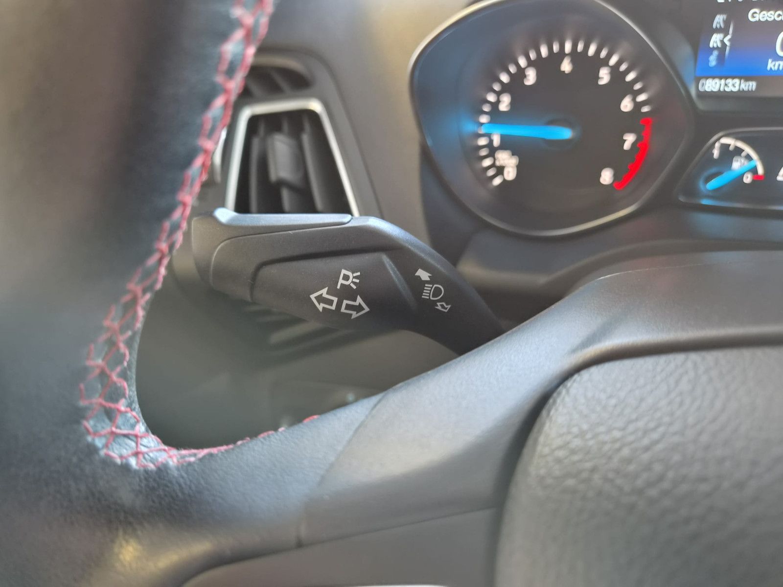 Fahrzeugabbildung Ford Kuga ST-Line/Xenon/GARANTIE/1. HAND