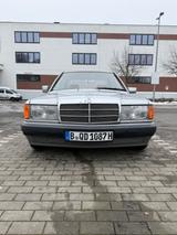 Mercedes-Benz 190E 2.6 | 160 PS | Automatik  - Mercedes-Benz 190 mit Benzin-Antrieb: Limousine, 2.6