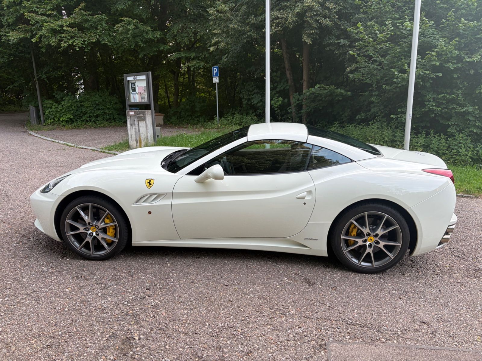 FERRARI California 9