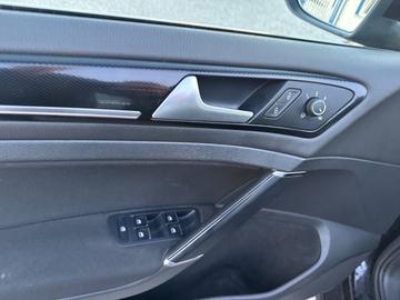 Volkswagen Golf VII Variant Highline BMT - Bild 8