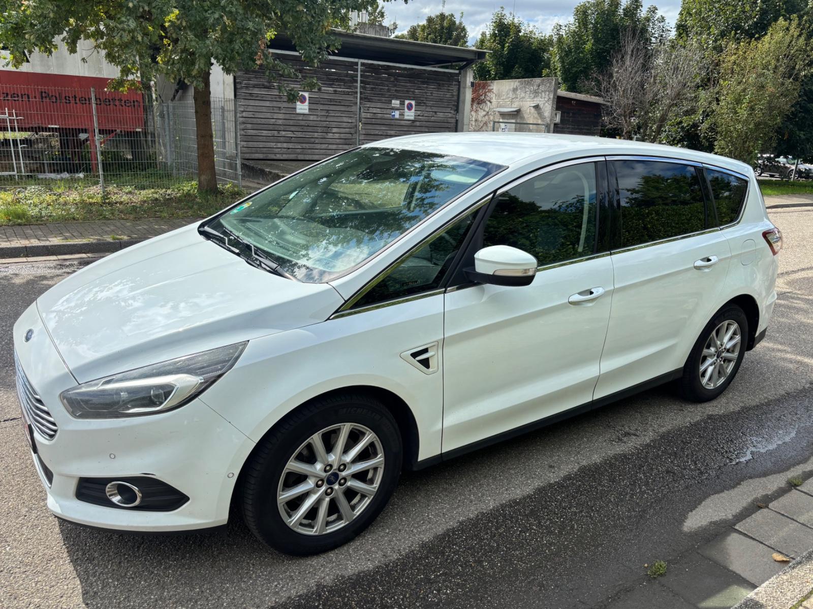 Ford S-Max Titanium