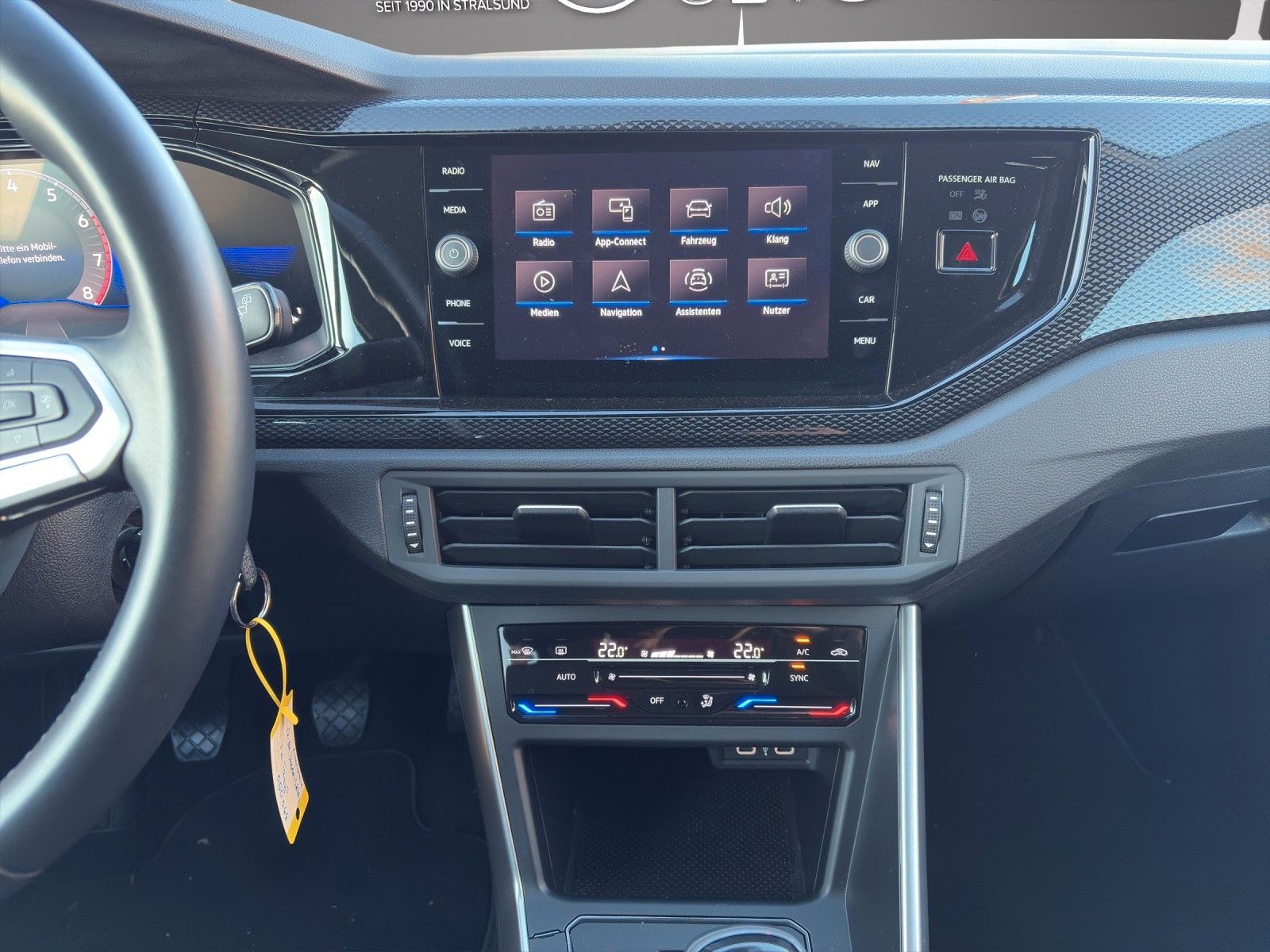 Fahrzeugabbildung Volkswagen Taigo 1.0 TSI Life PDC/APP/ACC/DAB/FERN