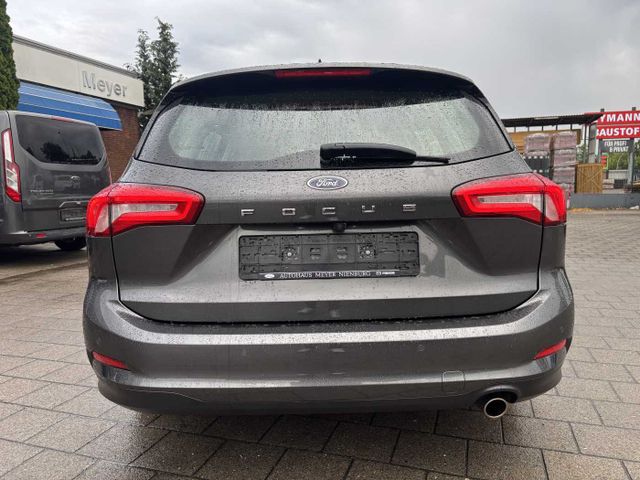 Ford Focus Turnier 1.5 EcoBoost Aut. TITANIUM