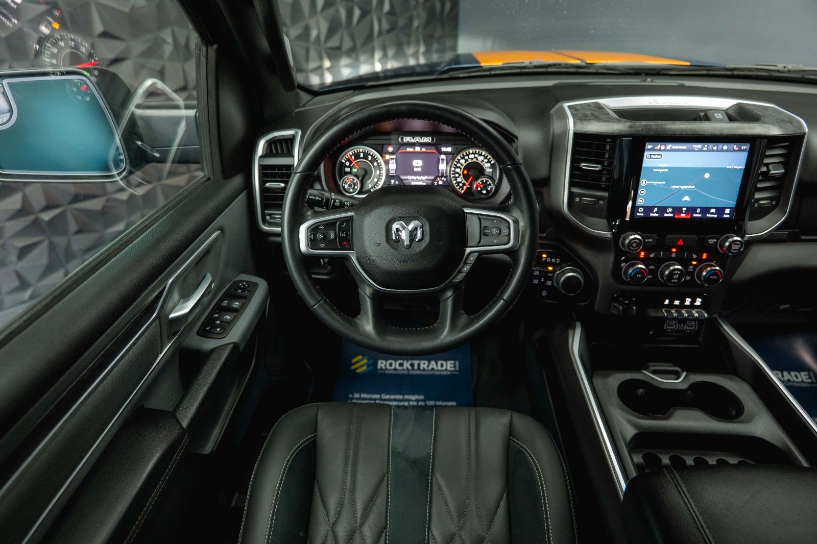 Fahrzeugabbildung Dodge RAM 5.7 V8 HEMI 4x4 OFFROAD Night-Paket *LED*19%