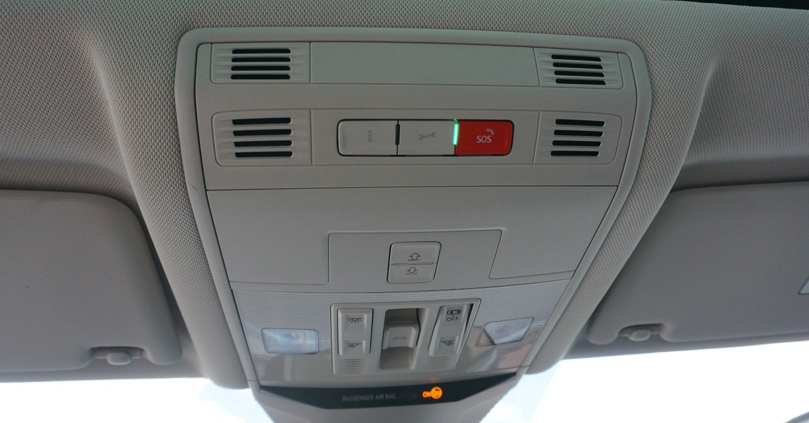 Fahrzeugabbildung Volkswagen T-Roc Sport, Sport Fahrwerk, Navi, Kamera, WR
