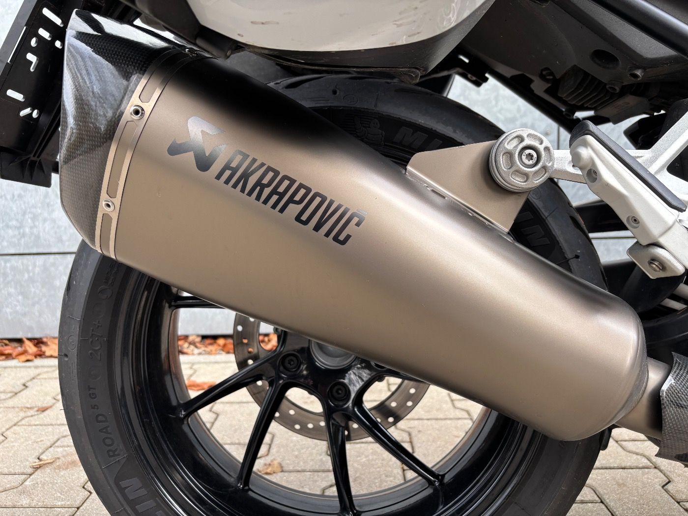 Fahrzeugabbildung BMW R 1250 RS Sport 3 Pakete Akrapovic Seitenkoffer