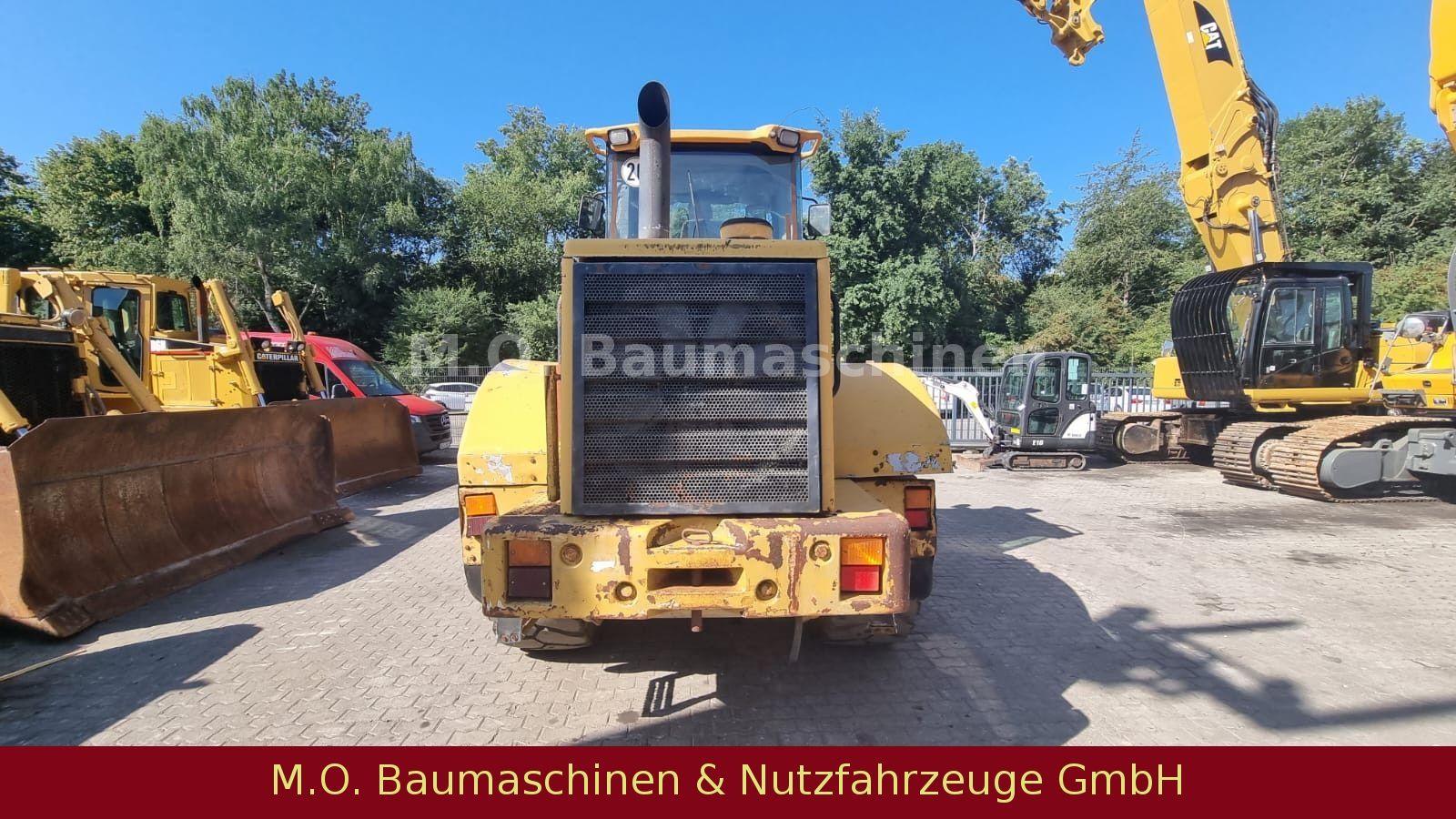 Fahrzeugabbildung CAT 928 G / Hochkippschaufel / SW /