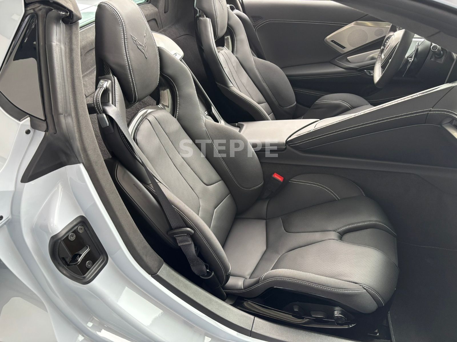Corvette C8 Stingray Convertible 3LT Europamodell STEPPE
