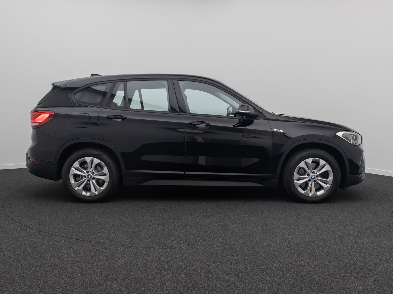 Fahrzeugabbildung BMW X1 xD25e GeschwindigReg DAB Kamera LED Panorama