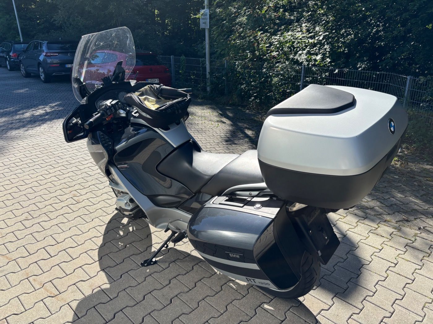 Fahrzeugabbildung BMW R 1200 RT mit Topcase