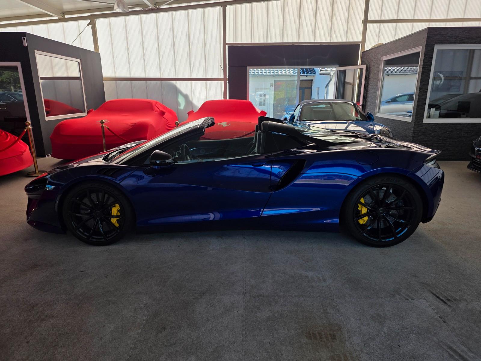 McLaren Artura Spider