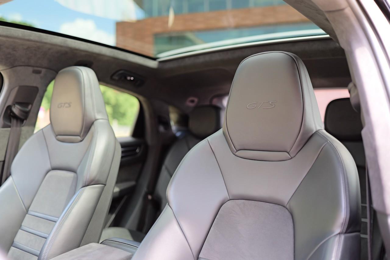 Porsche Cayenne Coupé GTS 460ch - Sport Chrono - Toit ouvrant panoramique - Carplay - Hayon éléctrique