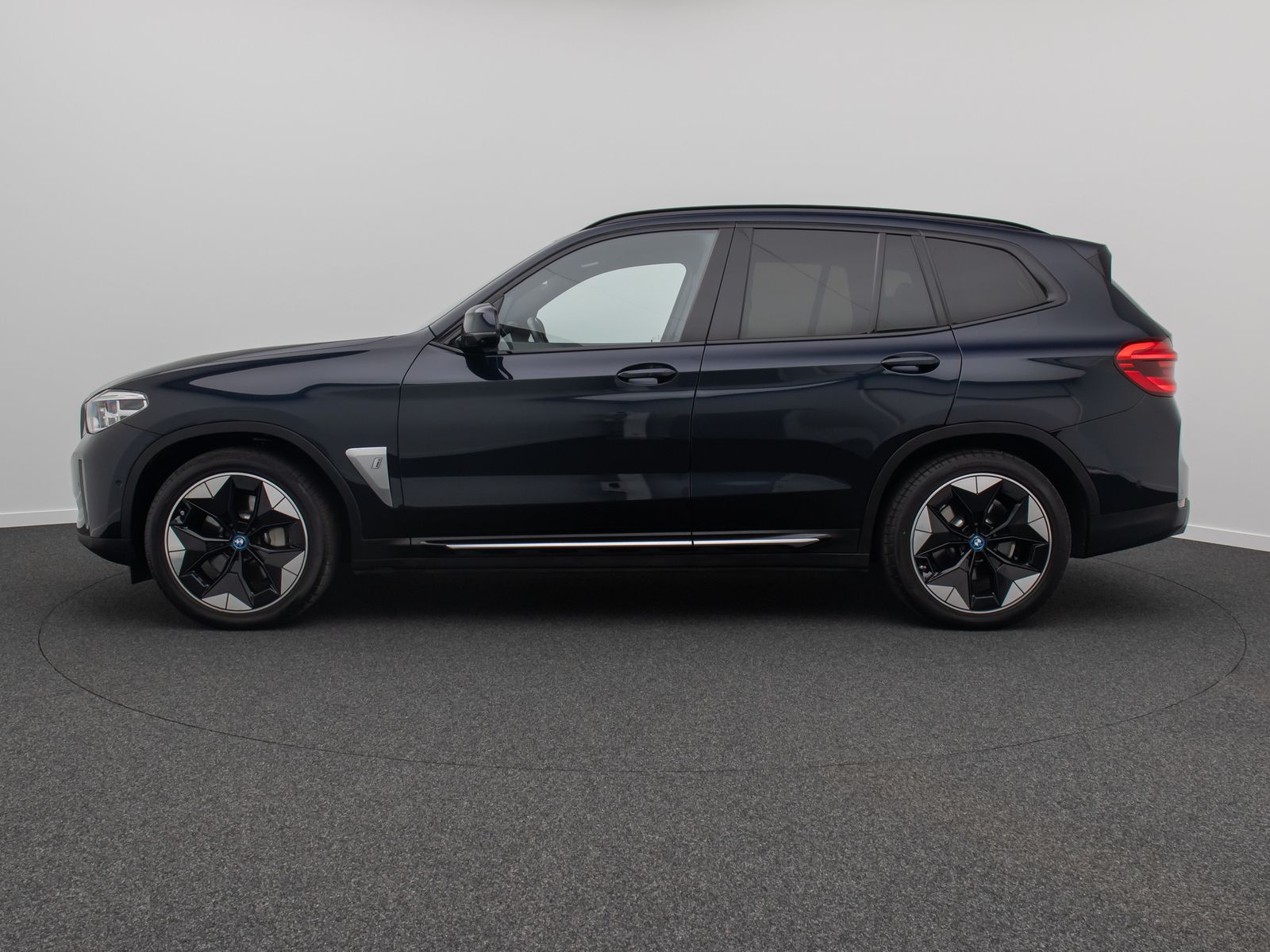 Fahrzeugabbildung BMW iX3 IMPRESSIVE HUD 360°DAB H/K 20Zoll Sport Alar