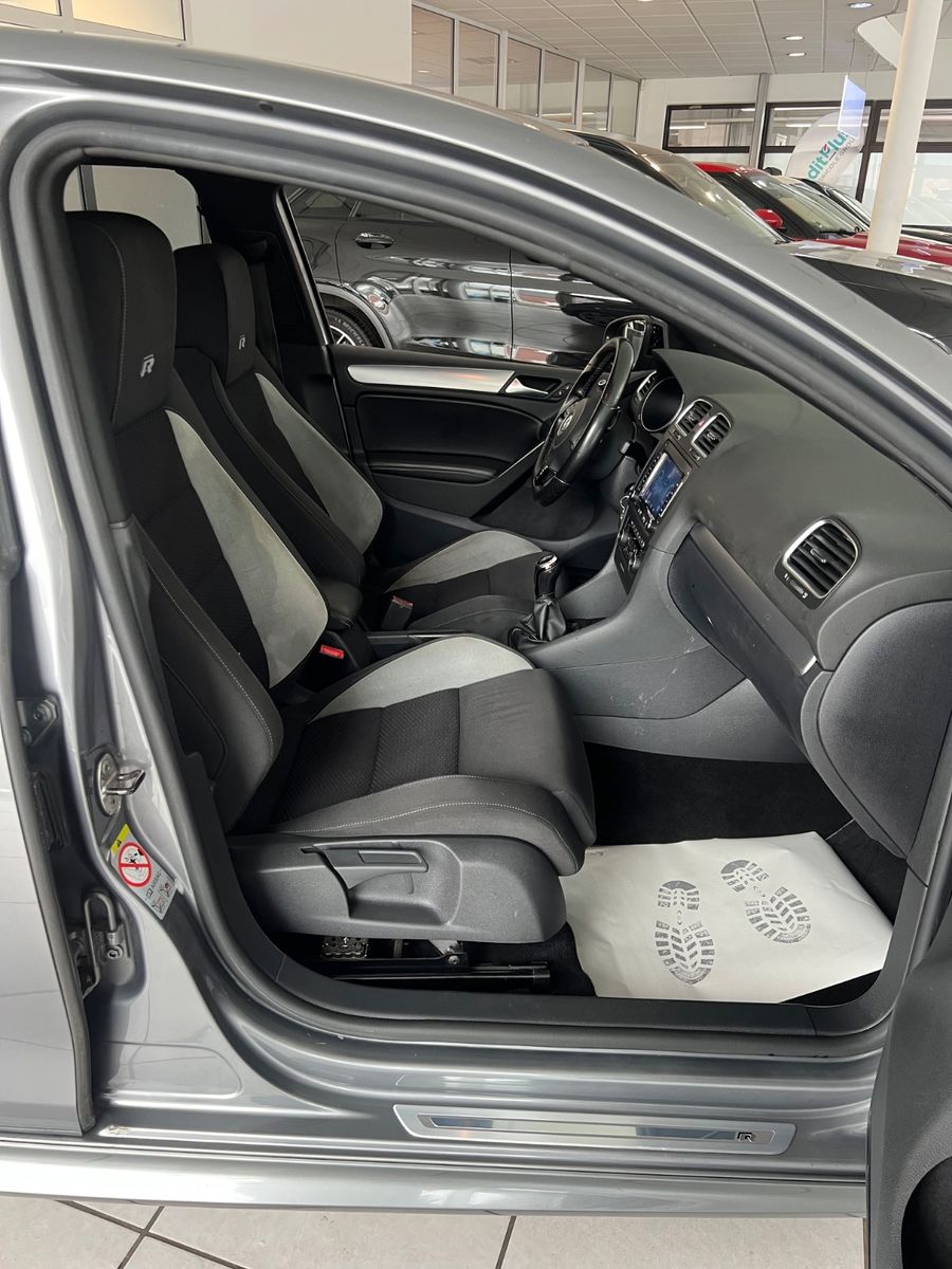 Fahrzeugabbildung Volkswagen Golf VI R 4Motion