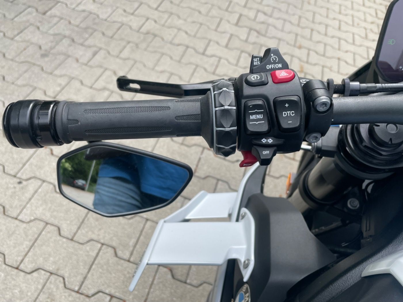 Fahrzeugabbildung BMW M 1000 R