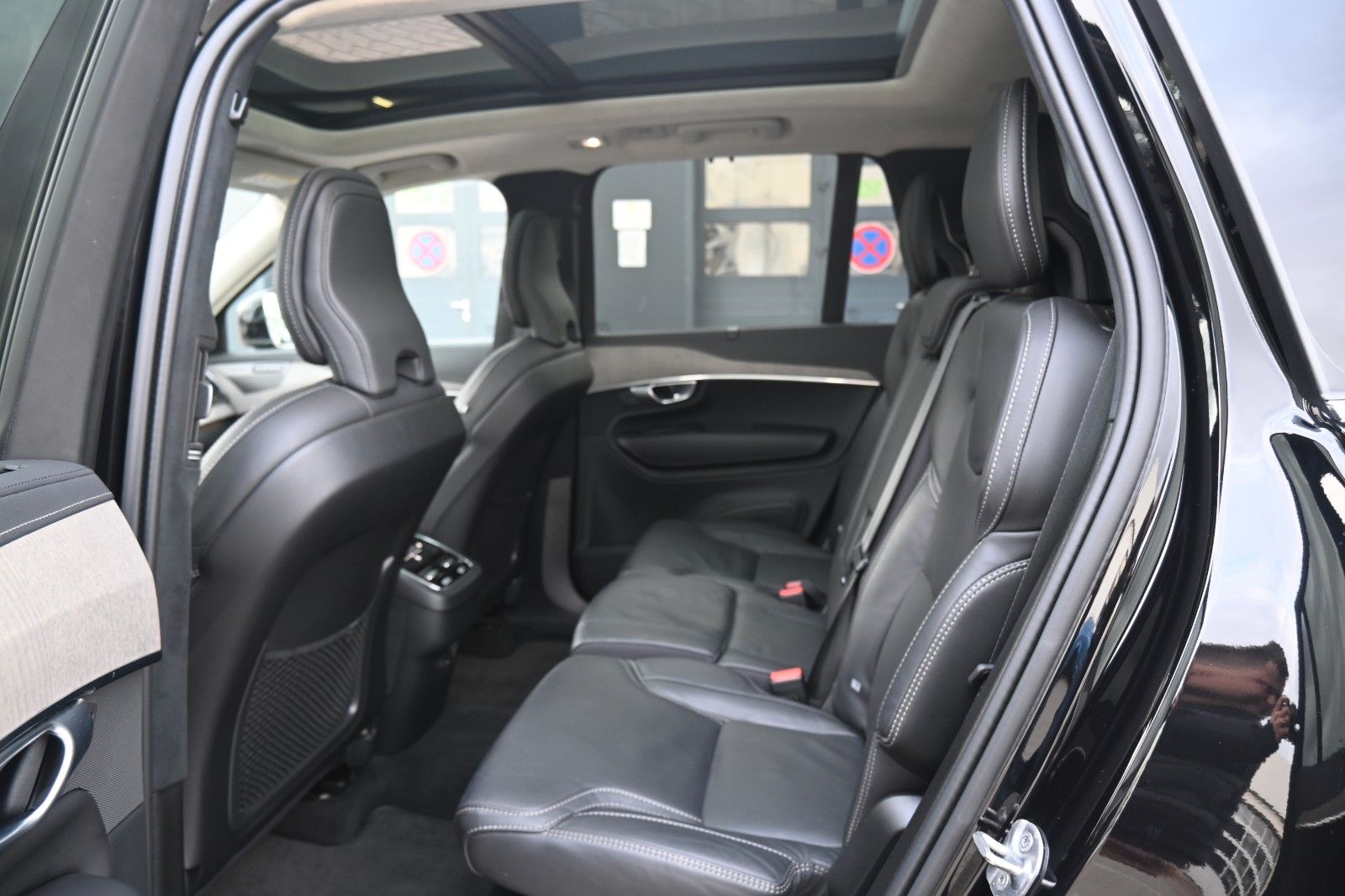 Fahrzeugabbildung Volvo XC90 B5D AWD Ultimate Bright*LED*PANO*STHZ*360